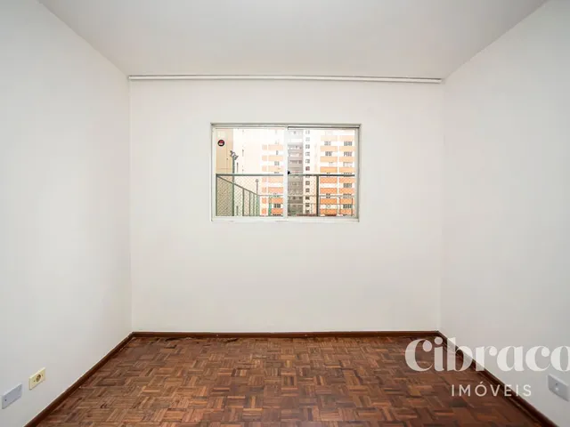 Apartamento 1 quarto e 1 banheiro, para alugar, no bairro Centro em Curitiba