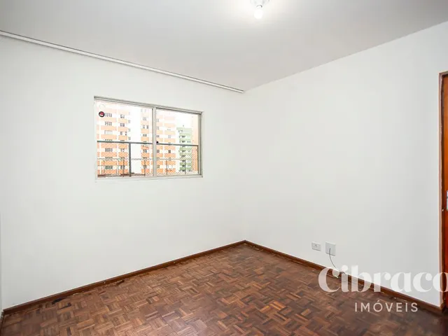 Apartamento 1 quarto e 1 banheiro, para alugar, no bairro Centro em Curitiba