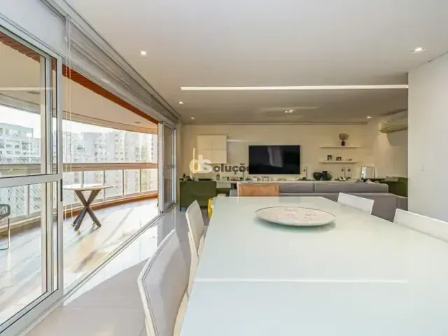 Apartamento 4 quartos e 6 banheiros, à venda, no bairro Moema em São Paulo