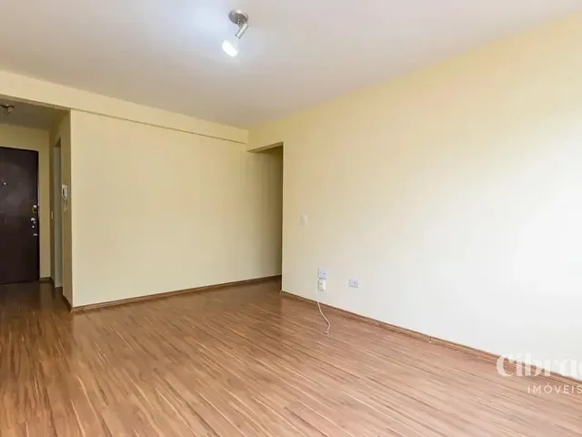 Apartamento 2 quartos e 2 banheiros, para alugar, no bairro Água Verde em Curitiba