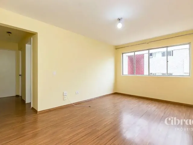 Apartamento 2 quartos e 2 banheiros, para alugar, no bairro Água Verde em Curitiba