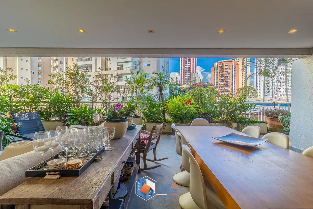 Apartamento, 3 quartos, 220 m² - Foto 1