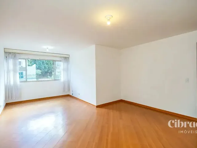 Apartamento 3 quartos e 2 banheiros, para alugar, no bairro Centro Cívico em Curitiba