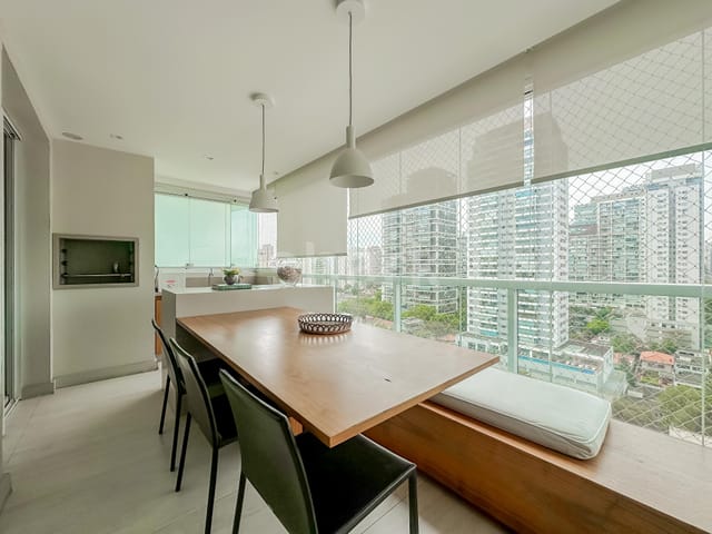 Apartamento com 225m² 3 quartos e 5 banheiros, à venda, no bairro Cidade Monções em São Paulo