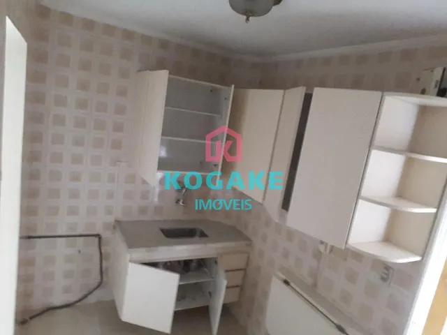 Apartamento com 10m² 3 quartos e 1 banheiro, para alugar, no bairro Vila Adyana em São José Dos Campos