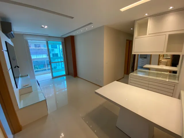 Foto do Apartamento - Apartamento Renovado ao Lado do Campo de São Bento – 3 Quartos, Varanda Gourmet e 2 Vagas - Icarai - Niteroi | SelfSpin