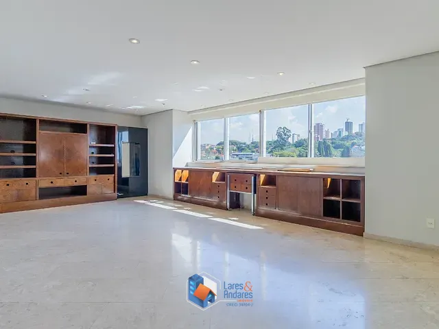 Apartamento com 180m² 3 quartos e 2 banheiros, à venda, no bairro Higienópolis em São Paulo
