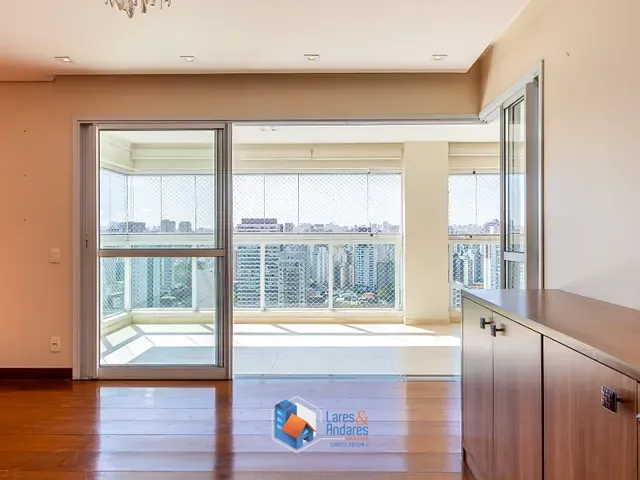 Apartamento com 210m² 3 quartos e 5 banheiros, à venda, no bairro Vila Olímpia em São Paulo