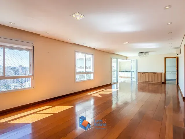 Apartamento com 210m² 3 quartos e 5 banheiros, à venda, no bairro Vila Olímpia em São Paulo