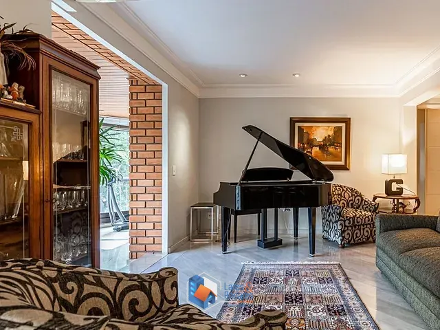 Apartamento com 200m² 4 quartos e 6 banheiros, à venda, no bairro Moema em São Paulo