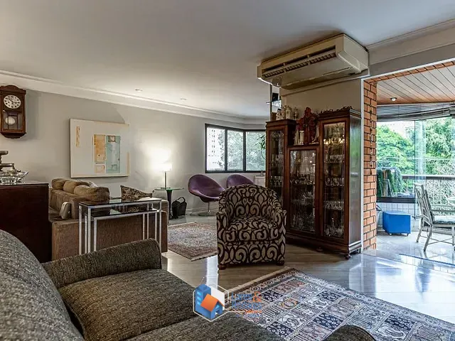 Apartamento com 200m² 4 quartos e 6 banheiros, à venda, no bairro Moema em São Paulo