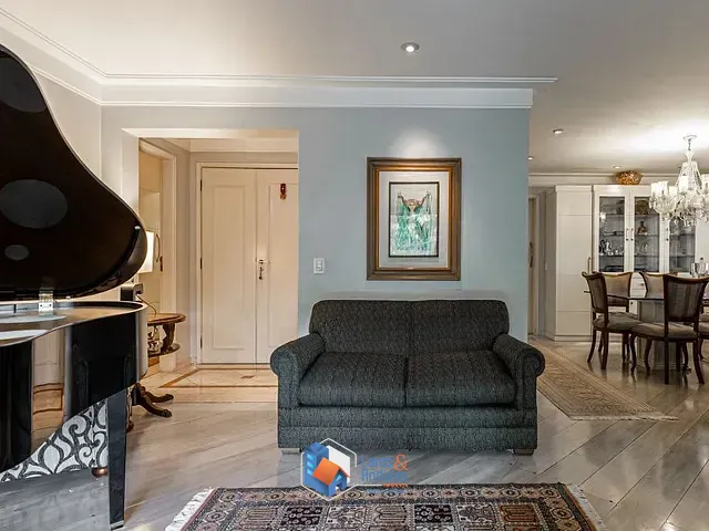 Apartamento com 200m² 4 quartos e 6 banheiros, à venda, no bairro Moema em São Paulo