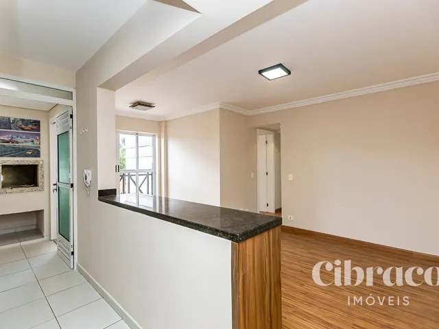 Apartamento 3 quartos e 2 banheiros, para alugar, no bairro Tingui em Curitiba