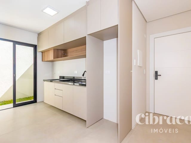 Apartamento 1 quarto e 1 banheiro, para alugar, no bairro Portão em Curitiba