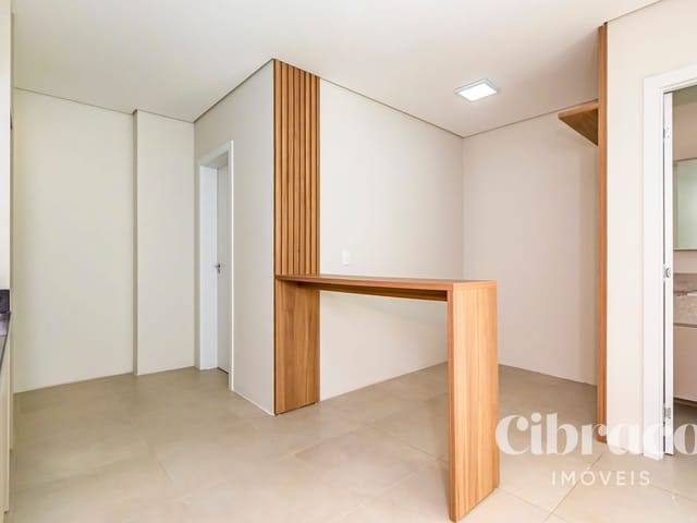 Apartamento 1 quarto e 1 banheiro, para alugar, no bairro Portão em Curitiba