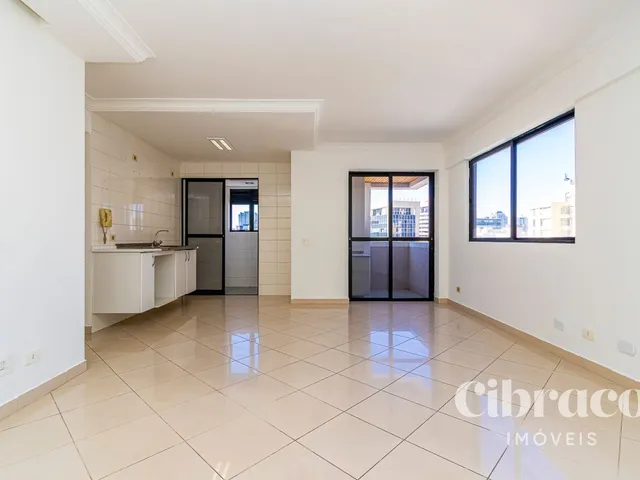 Apartamento 1 quarto e 1 banheiro, para alugar, no bairro Centro em Curitiba