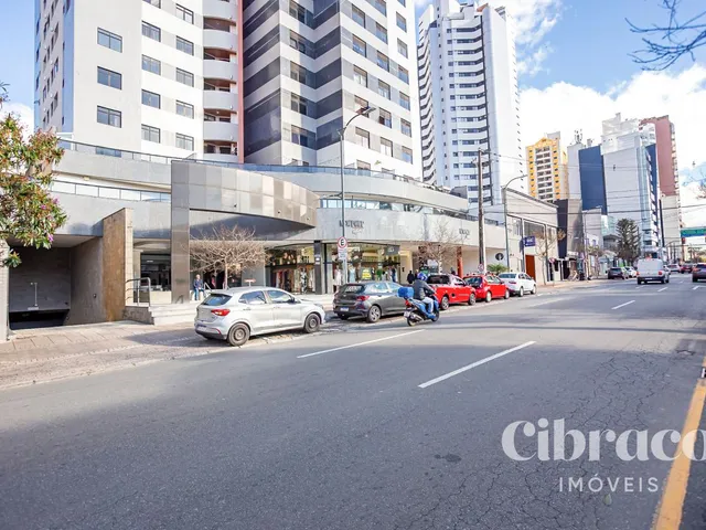 Apartamento 1 quarto e 1 banheiro, para alugar, no bairro Centro em Curitiba