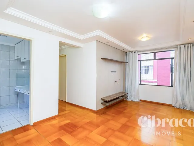 Apartamento 2 quartos e 1 banheiro, para alugar, no bairro Portão em Curitiba