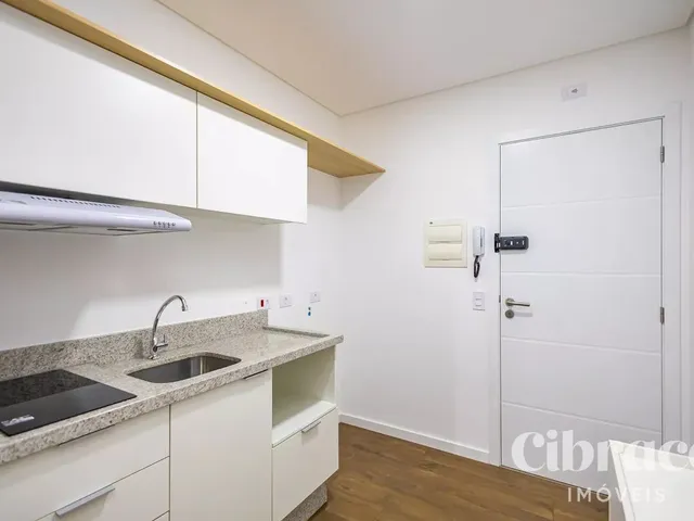 Apartamento 1 quarto e 1 banheiro, para alugar, no bairro Centro em Curitiba