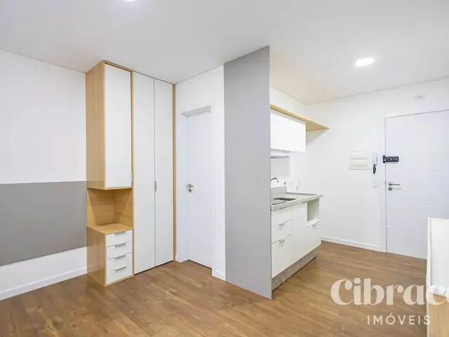 Apartamento 1 quarto e 1 banheiro, para alugar, no bairro Centro em Curitiba