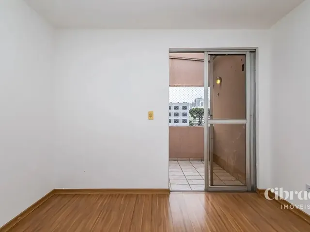 Apartamento 1 quarto e 1 banheiro, para alugar, no bairro Centro em Curitiba