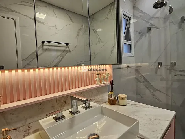 Apartamento 2 quartos e 2 banheiros, à venda, no bairro Cambuci em São Paulo