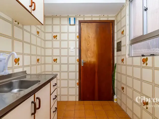 Apartamento 2 quartos e 1 banheiro, para alugar, no bairro Água Verde em Curitiba