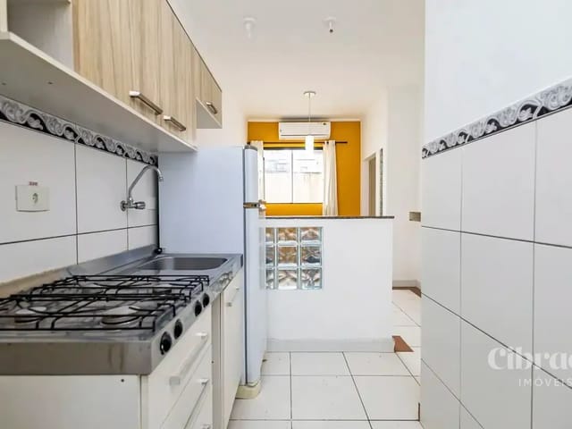 Apartamento 1 quarto e 1 banheiro, para alugar, no bairro Centro em Curitiba