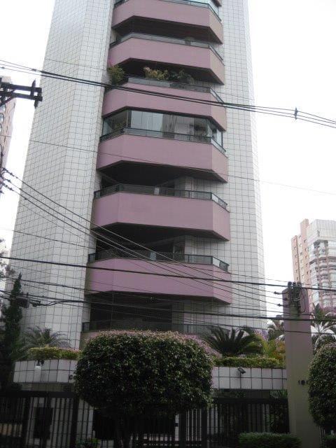 Apartamento com 210m² 4 quartos e 5 banheiros, à venda ou para alugar, no bairro Vila Uberabinha em São Paulo