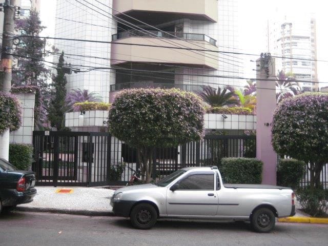 Apartamento com 210m² 4 quartos e 5 banheiros, à venda ou para alugar, no bairro Vila Uberabinha em São Paulo