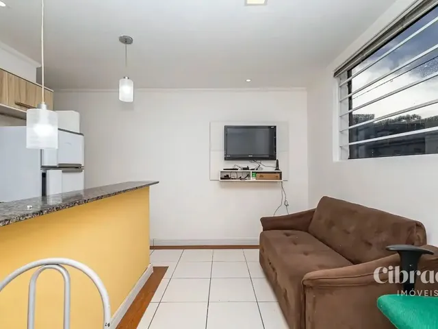 Apartamento 1 quarto e 1 banheiro, para alugar, no bairro Centro em Curitiba