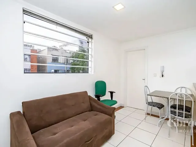 Apartamento 1 quarto e 1 banheiro, para alugar, no bairro Centro em Curitiba