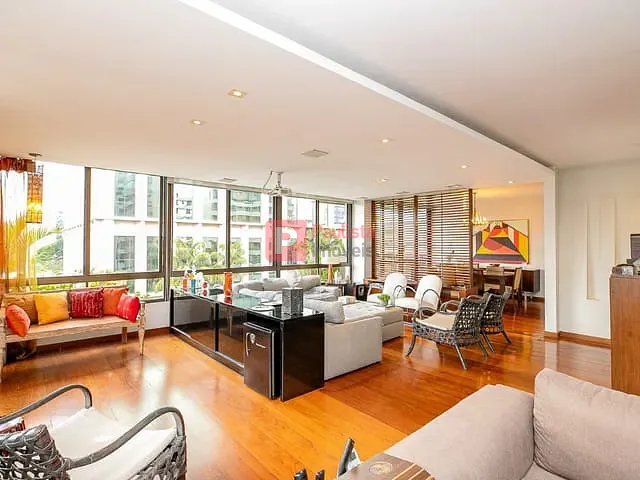 Apartamento com 225m² 3 quartos e 5 banheiros, à venda ou para alugar, no bairro Itaim Bibi em São Paulo