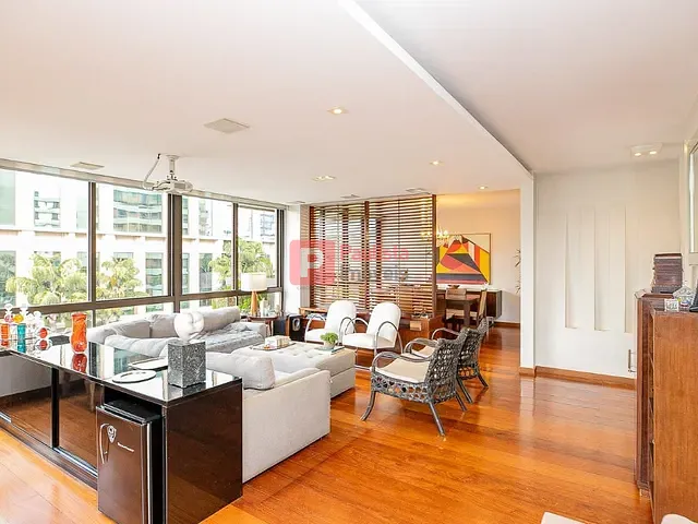 Apartamento com 225m² 3 quartos e 5 banheiros, à venda ou para alugar, no bairro Itaim Bibi em São Paulo
