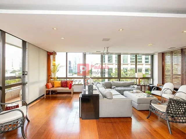Apartamento com 225m² 3 quartos e 5 banheiros, à venda ou para alugar, no bairro Itaim Bibi em São Paulo