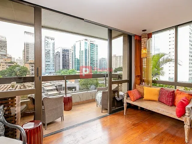 Apartamento com 225m² 3 quartos e 5 banheiros, à venda ou para alugar, no bairro Itaim Bibi em São Paulo