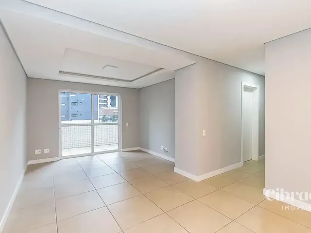 Apartamento 2 quartos e 2 banheiros, para alugar, no bairro Bigorrilho em Curitiba