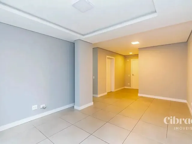 Apartamento 2 quartos e 2 banheiros, para alugar, no bairro Bigorrilho em Curitiba
