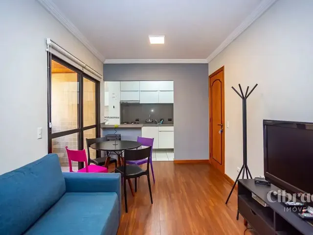 Apartamento 1 quarto e 1 banheiro, para alugar, no bairro Batel em Curitiba