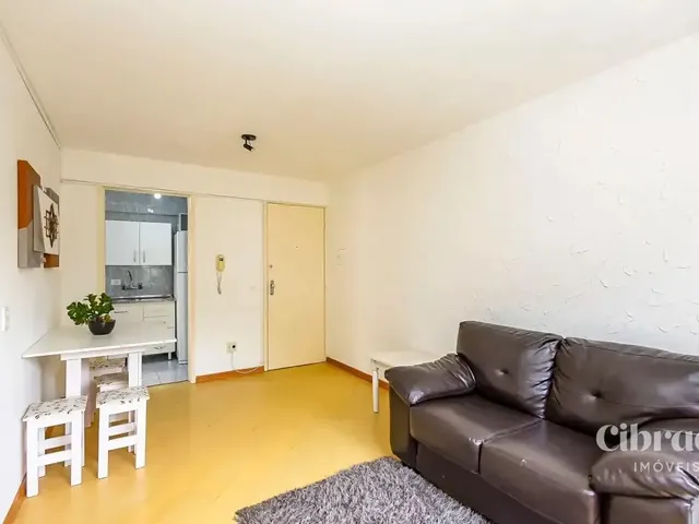 Apartamento 2 quartos e 1 banheiro, para alugar, no bairro Água Verde em Curitiba
