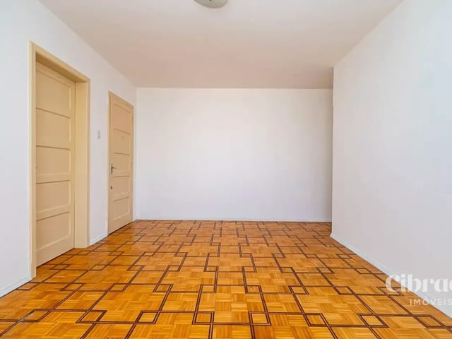 Apartamento 3 quartos e 1 banheiro, para alugar, no bairro Centro em Curitiba