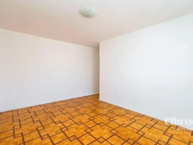 Apartamento 3 quartos e 1 banheiro, para alugar, no bairro Centro em Curitiba