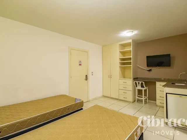 Apartamento 1 quarto e 1 banheiro, para alugar, no bairro Alto da Rua XV em Curitiba