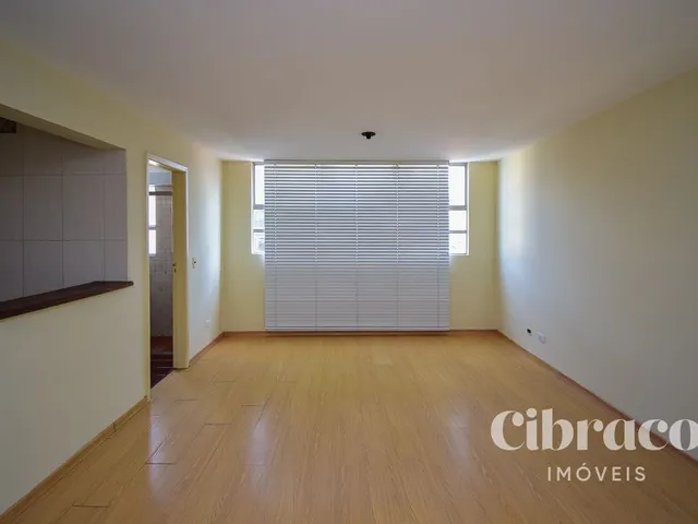 Apartamento 1 quarto e 1 banheiro, para alugar, no bairro Centro em Curitiba