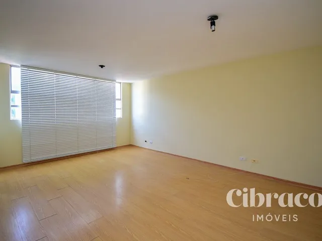 Apartamento 1 quarto e 1 banheiro, para alugar, no bairro Centro em Curitiba