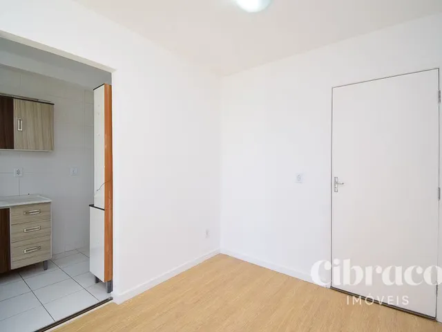 Apartamento 2 quartos e 1 banheiro, para alugar, no bairro Pinheirinho em Curitiba
