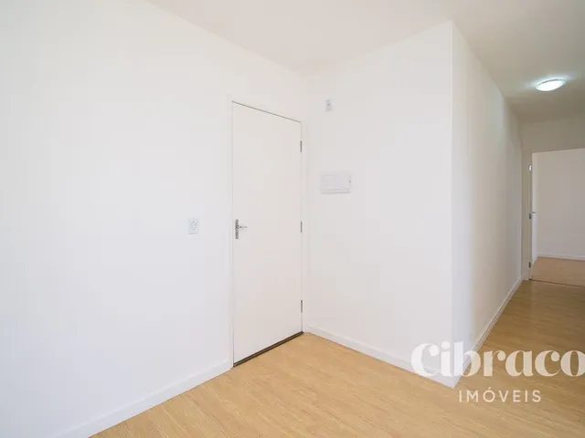 Apartamento 2 quartos e 1 banheiro, para alugar, no bairro Pinheirinho em Curitiba