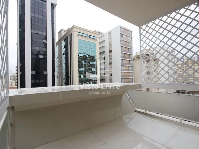 Apartamento com 210m² 3 quartos e 2 banheiros, à venda, no bairro Higienópolis em São Paulo