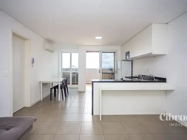Apartamento 1 quarto e 1 banheiro, para alugar, no bairro Centro Cívico em Curitiba