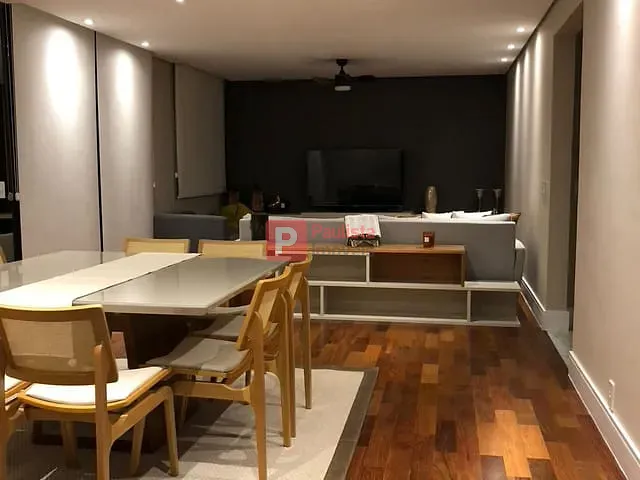 Apartamento com 300m² 4 quartos e 5 banheiros, à venda ou para alugar, no bairro Santo Amaro em São Paulo